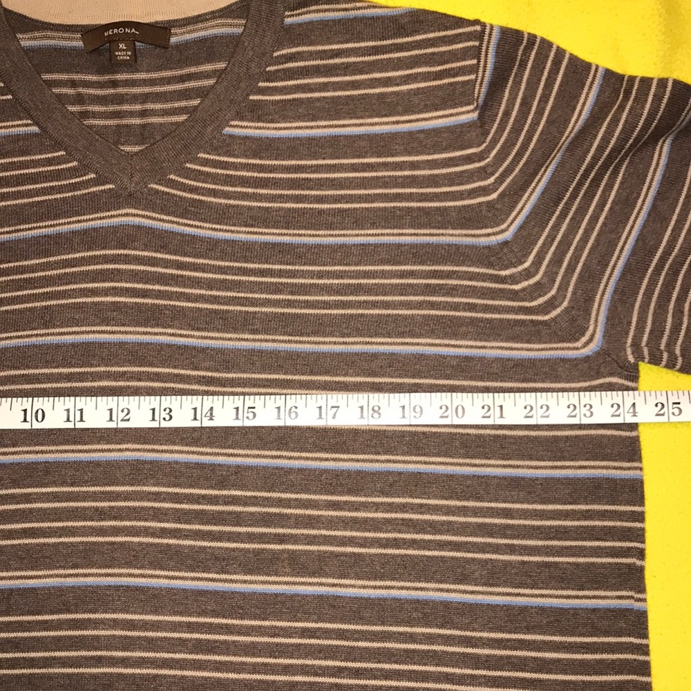 Merona V-necks Size XL $12each bundle 2 for $20 - Picture 3 of 11